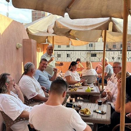 Pyramids Road Guest House Cozy Rooms And Rooftop Breakfast With The Pyramids View Nazlet el-Sîsi Zewnętrze zdjęcie
