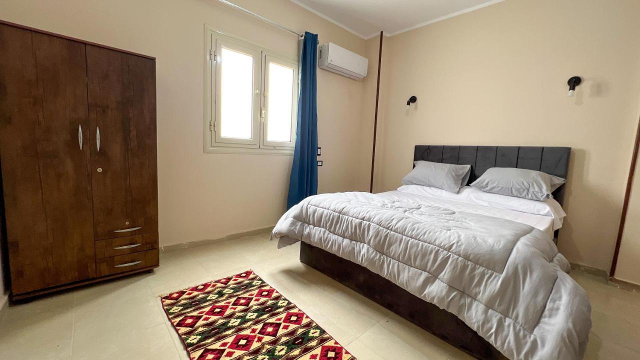 Pyramids Road Guest House Cozy Rooms And Rooftop Breakfast With The Pyramids View Nazlet el-Sîsi Zewnętrze zdjęcie