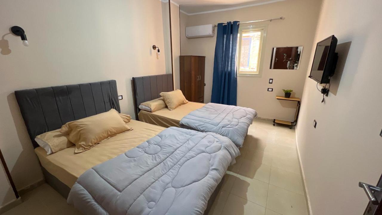 Pyramids Road Guest House Cozy Rooms And Rooftop Breakfast With The Pyramids View Nazlet el-Sîsi Zewnętrze zdjęcie