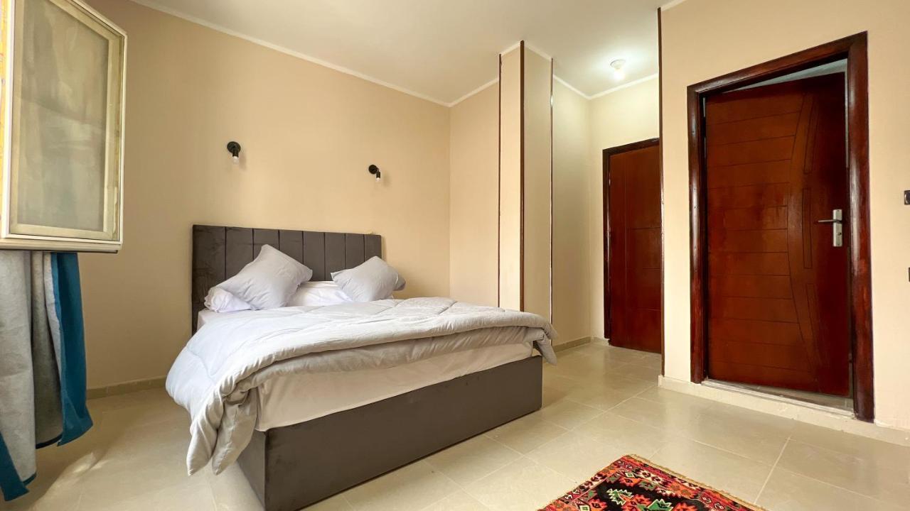Pyramids Road Guest House Cozy Rooms And Rooftop Breakfast With The Pyramids View Nazlet el-Sîsi Zewnętrze zdjęcie